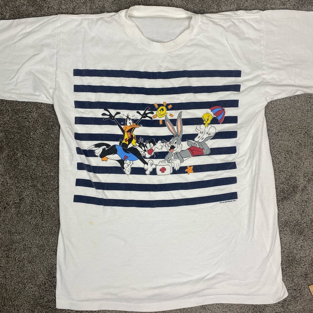 Vintage 90s looney tunes tshirt